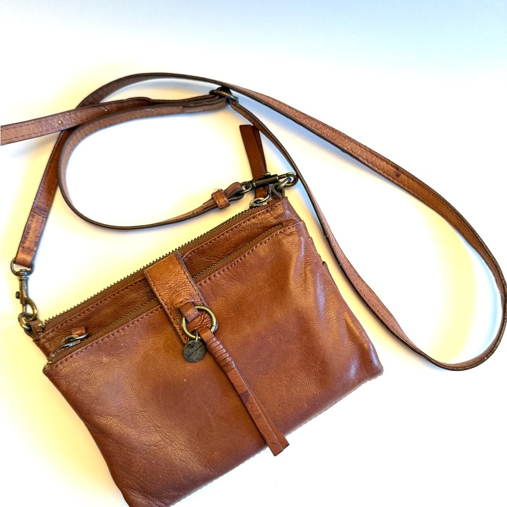 Lucky Brand Tan Leather Crossbody Wallet/ Wristlet